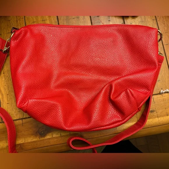 BCBG Red Bag set of 3! Tote, Purse and Wallet! - Picture 5 of 14